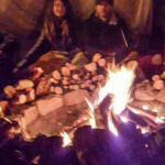 Marcel und ich beim Tipi Lagerfeuer